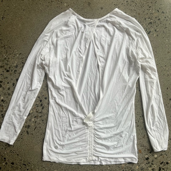 White long sleeve Lulu Lemon active wear, size 4 - Picture 1 of 4